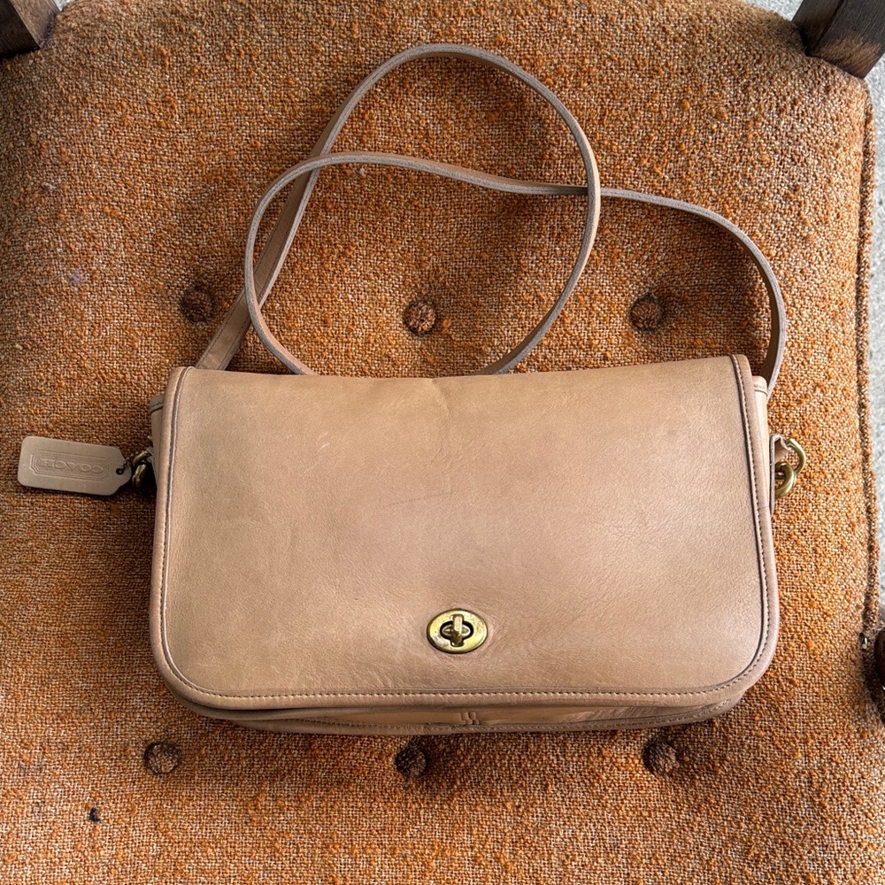 Vintage Coach shoulder bag